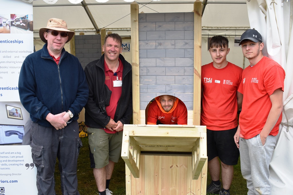 Carpentry students and team